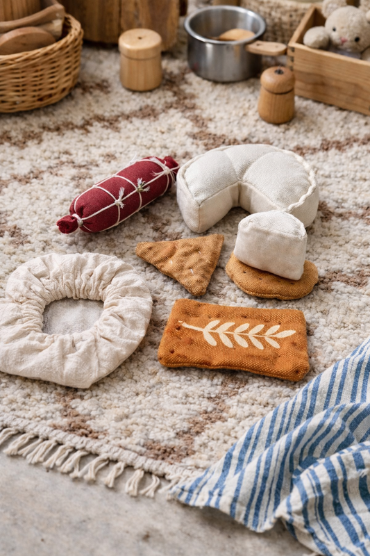 Salami, Camembert & Sesame crackers Play set 5 piece