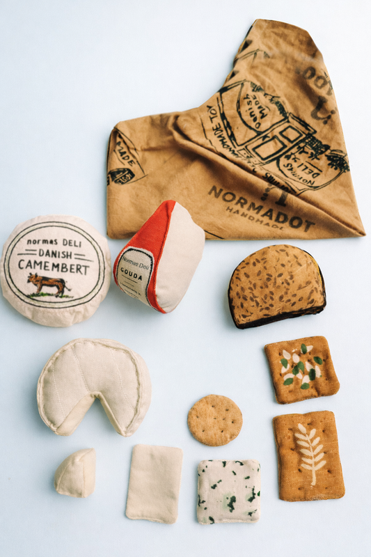 Cheese & Cracker Playset (8 pcs) + Bento Bag