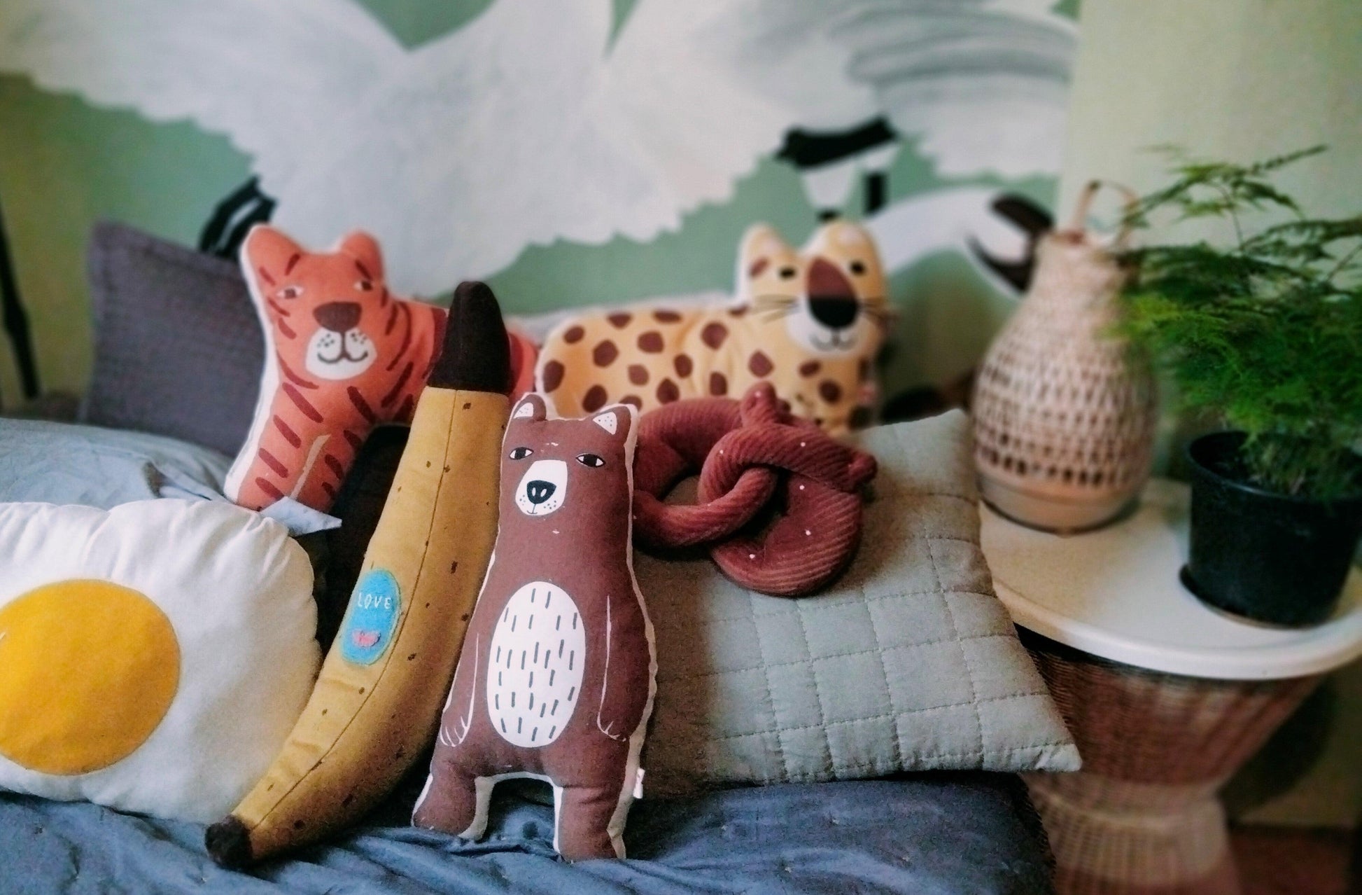 BROWN BEAR STUFFED PILLOW - normadot .com ™